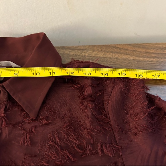 ❤️ H&M Burgundy Textured Button-Down Blouse S - Picture 7 of 10
